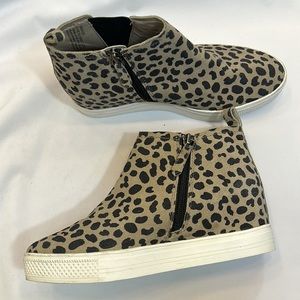 Caslon Aidy Water Resistant Leather Platform Sneaker-Size 6.5 NWOB